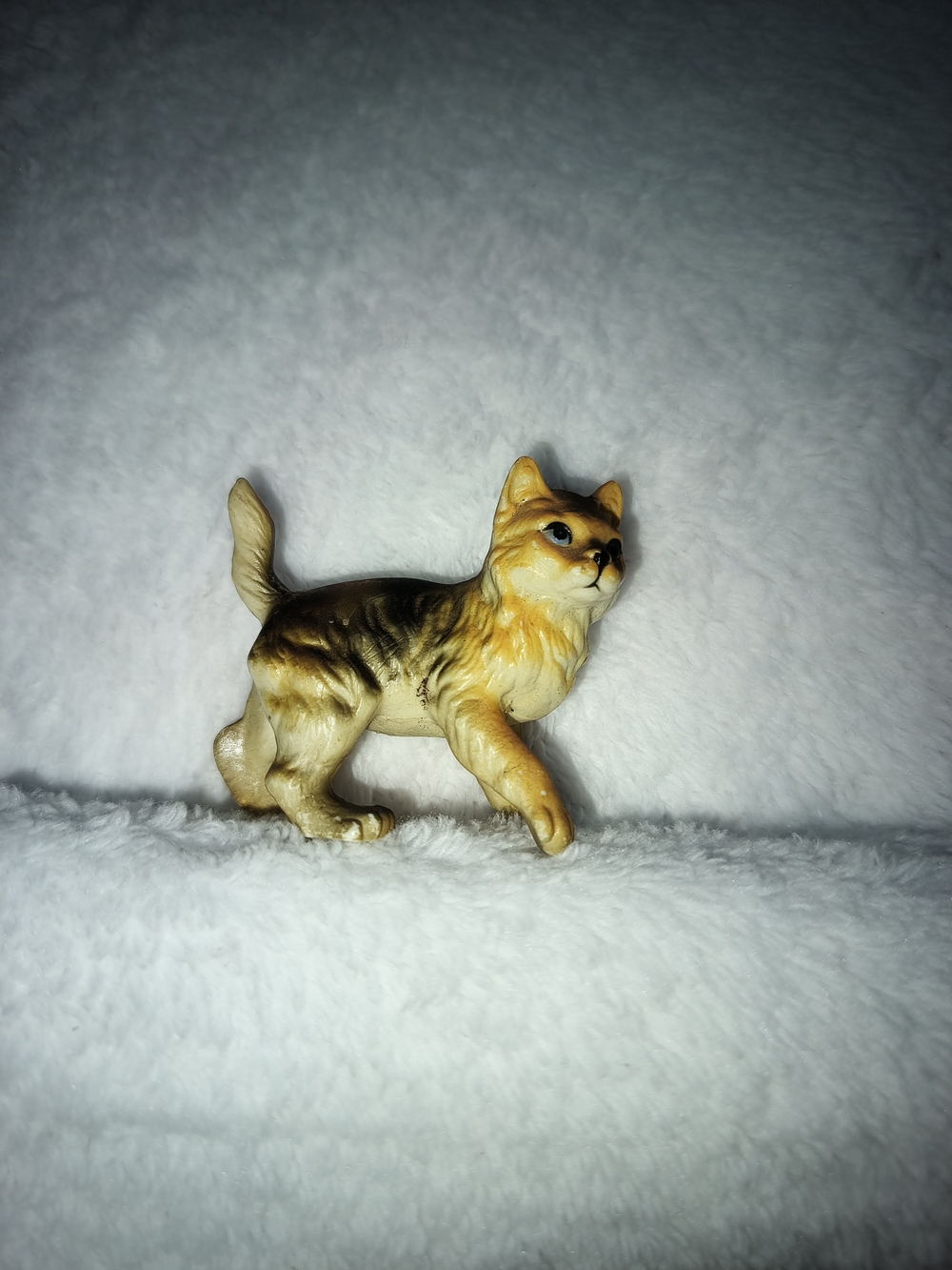 Bone China standing brown tabby dollhouse miniature cat  F11